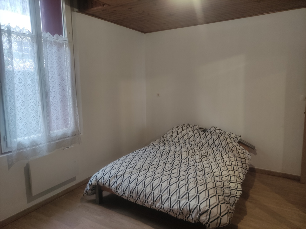 Image d'un narbonne grand f2 de 46m² hab en rez de chaussée avec cour . proche cv | pascale vialan immobilier à 510€ à narbonne (11100)